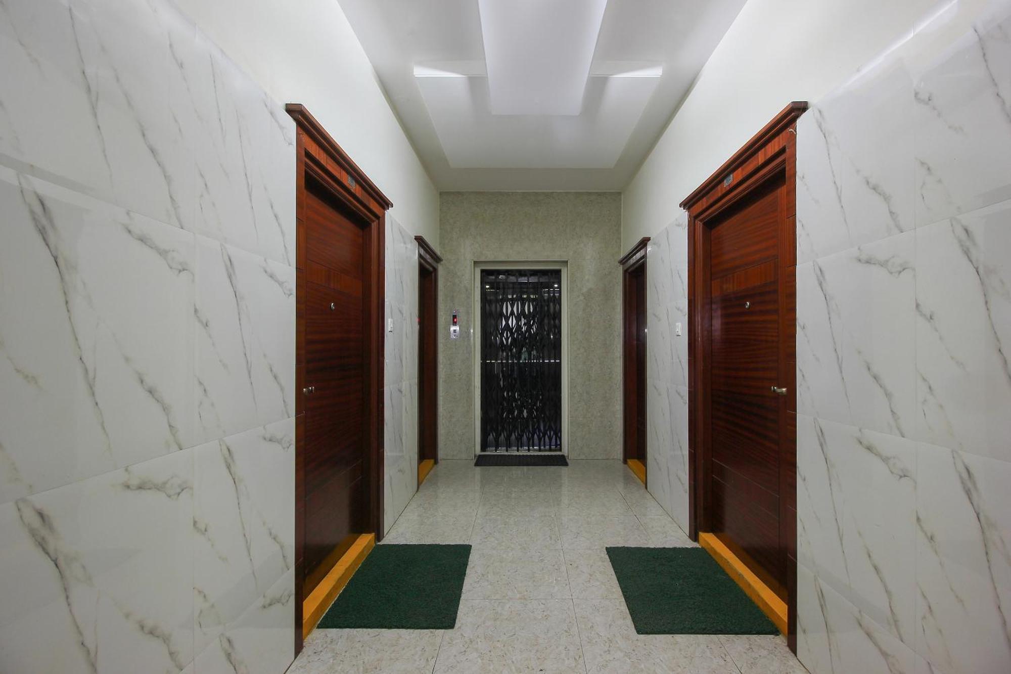 Отель Collection O Madhapur Kondapur  Экстерьер фото