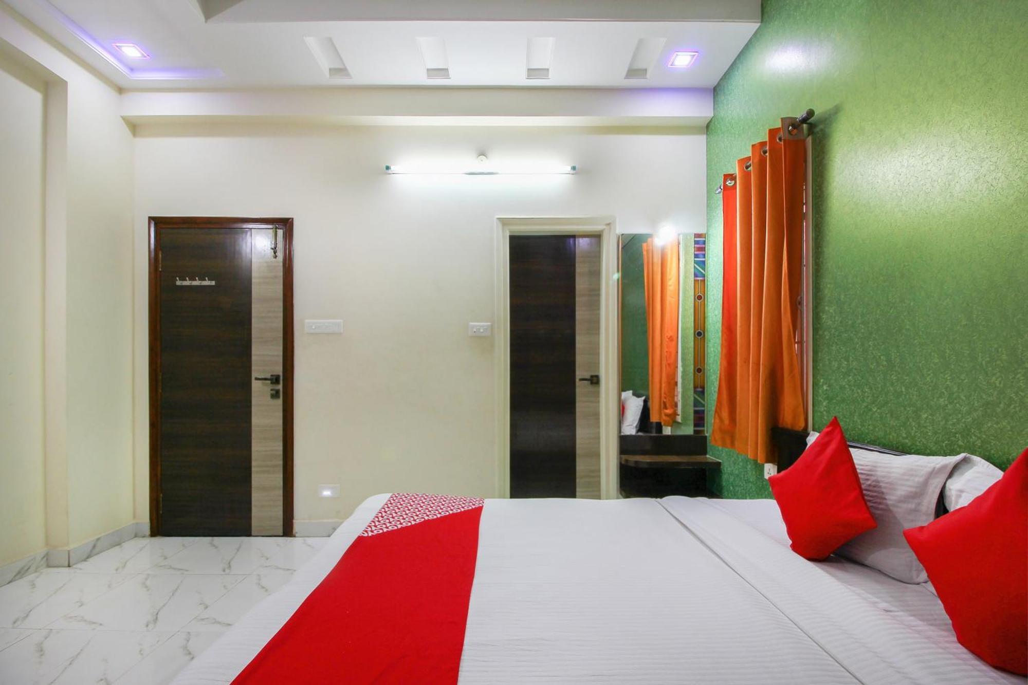 Отель Collection O Madhapur Kondapur  Экстерьер фото