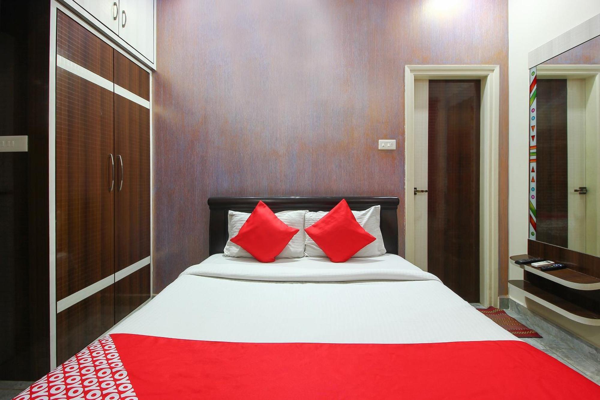 Отель Collection O Madhapur Kondapur  Экстерьер фото