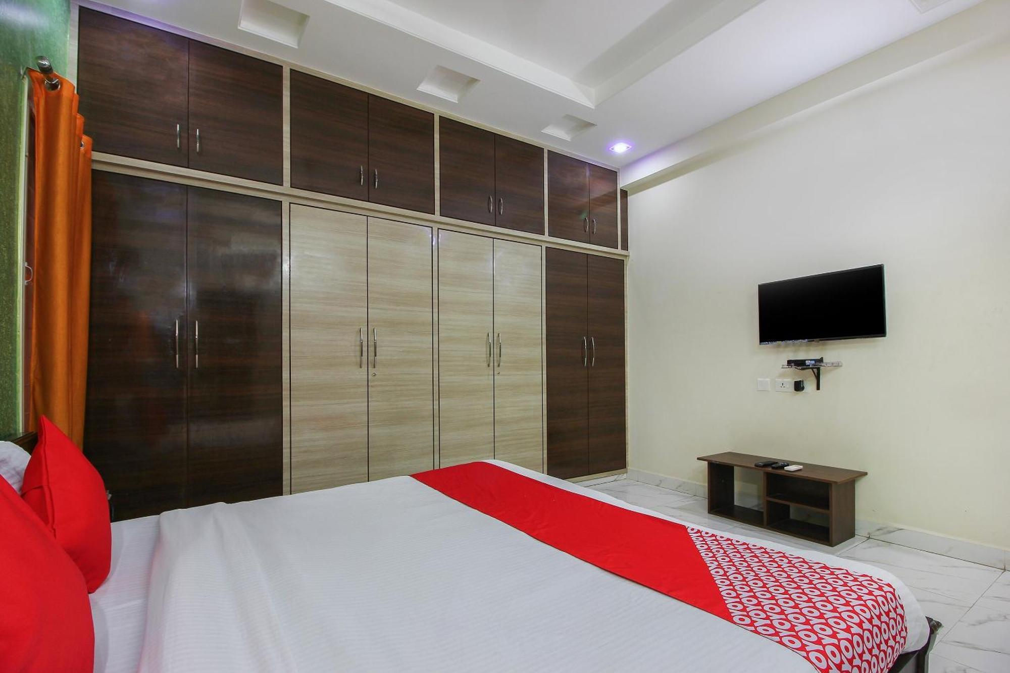 Отель Collection O Madhapur Kondapur  Экстерьер фото